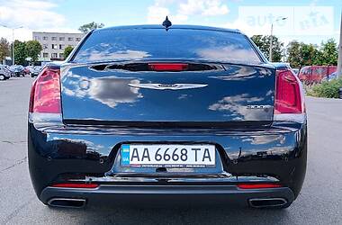 Седан Chrysler 300 S 2016 в Киеве