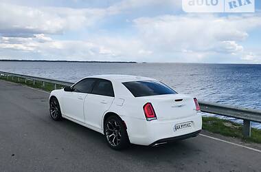 Седан Chrysler 300 S 2015 в Киеве