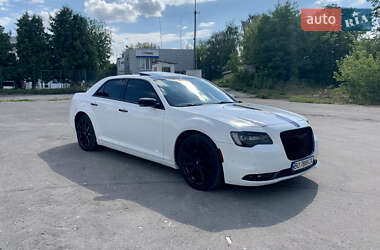 Седан Chrysler 300 S 2018 в 