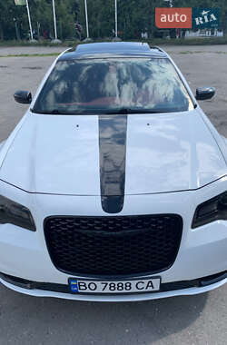 Седан Chrysler 300 S 2018 в 