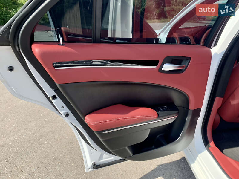 Седан Chrysler 300 S 2018 в Тернополе фото 34 Седан Chrysler 300 S 2018 в Тернополе