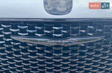 Седан Chrysler 300 S 2018 в 