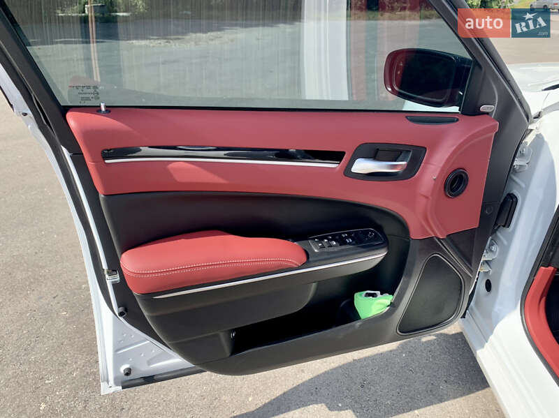 Седан Chrysler 300 S 2018 в Тернополе фото 33 Седан Chrysler 300 S 2018 в Тернополе