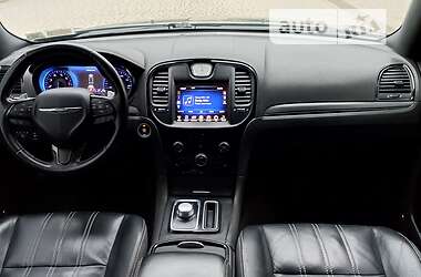 Седан Chrysler 300 S 2015 в 