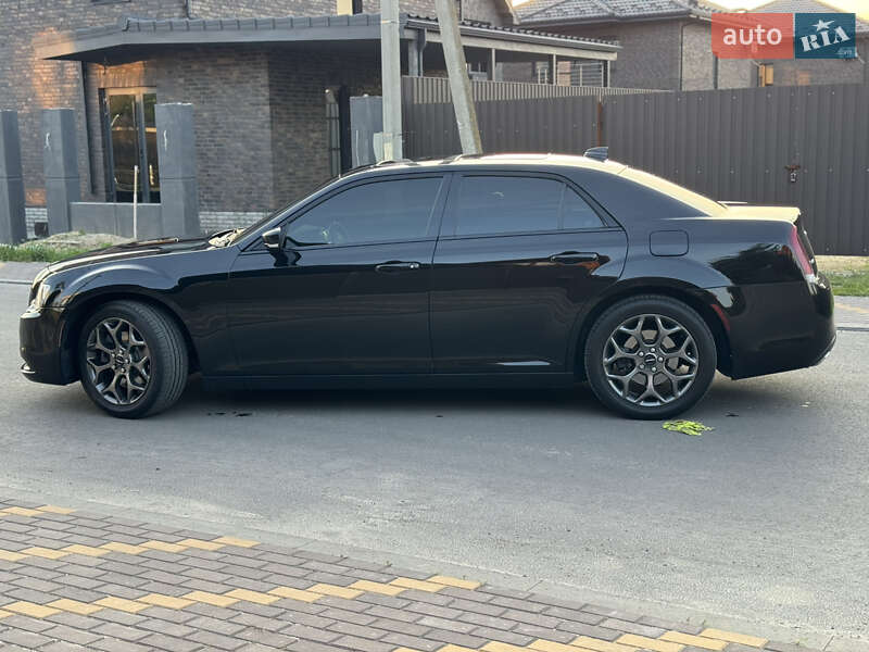 Седан Chrysler 300 S 2015 в Киеве