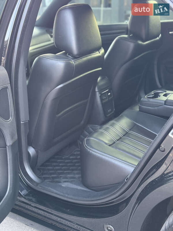 Седан Chrysler 300 S 2015 в Киеве