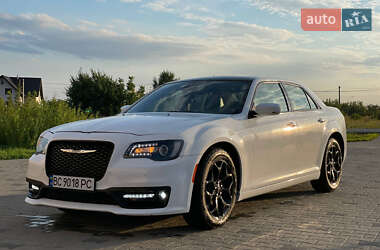 Седан Chrysler 300 S 2015 в Львове