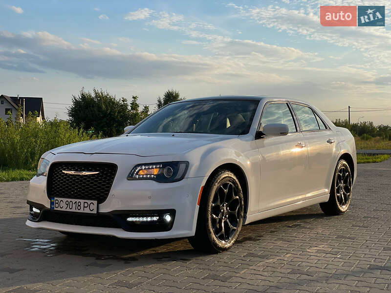 Седан Chrysler 300 S 2015 в 