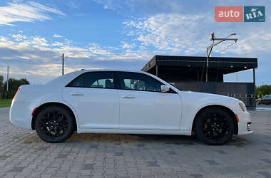 Седан Chrysler 300 S 2015 в 
