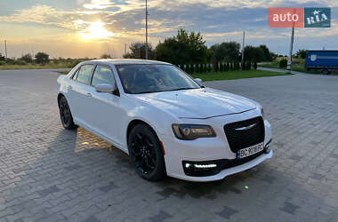 Седан Chrysler 300 S 2015 в Львове