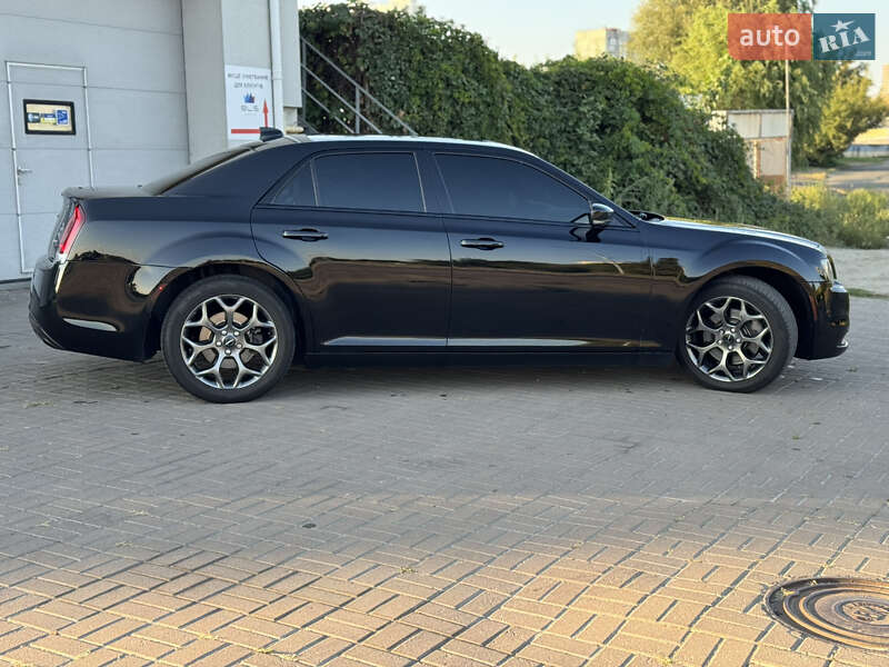 Седан Chrysler 300 S 2015 в Киеве