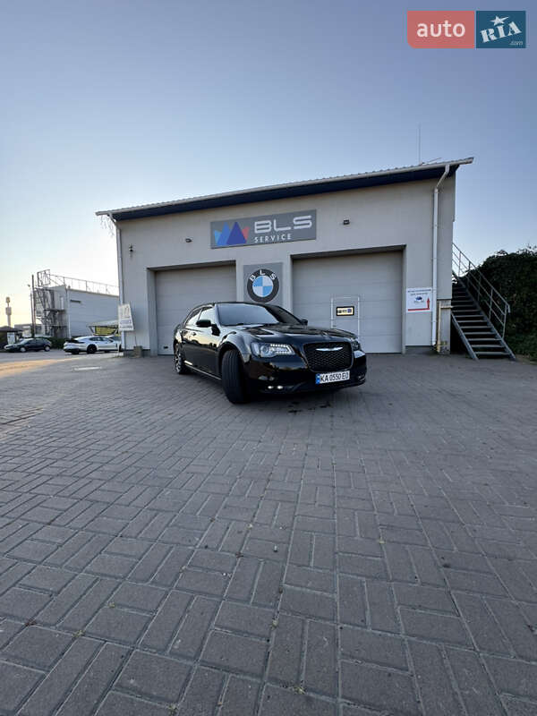 Седан Chrysler 300 S 2015 в Киеве