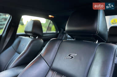 Седан Chrysler 300 S 2015 в 