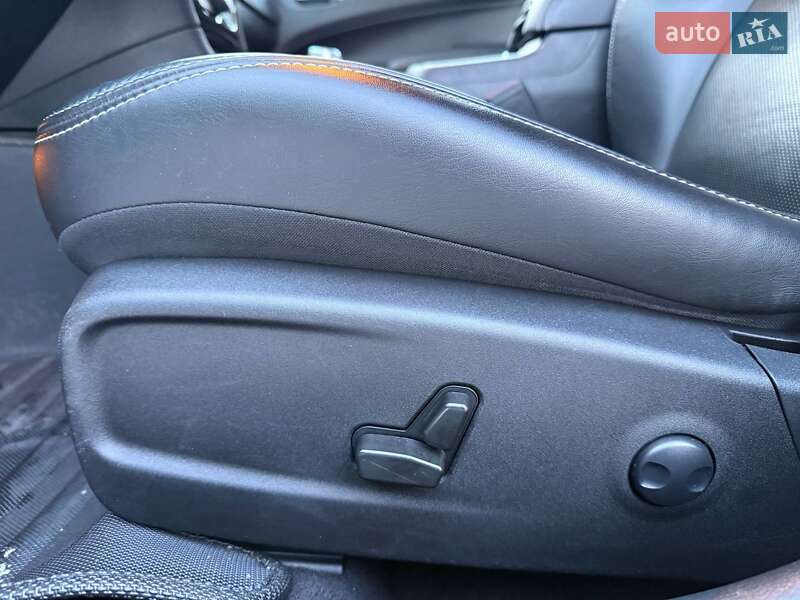 Седан Chrysler 300 S 2022 в Одессе