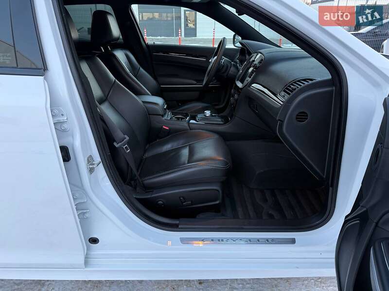 Седан Chrysler 300 S 2022 в Одессе