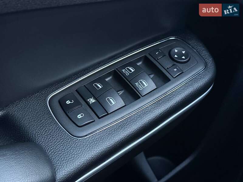 Седан Chrysler 300 S 2022 в Одессе