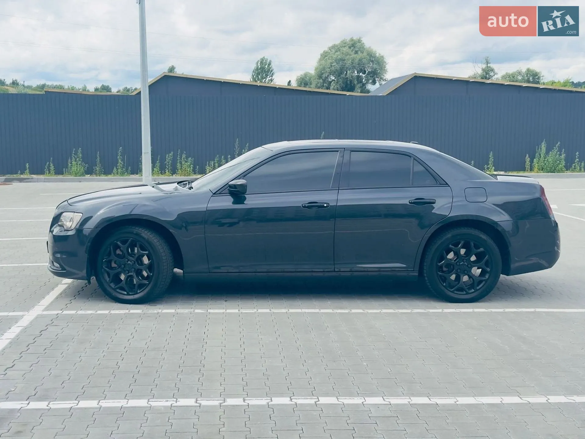 2017 Chrysler 300 - мініатюра 2