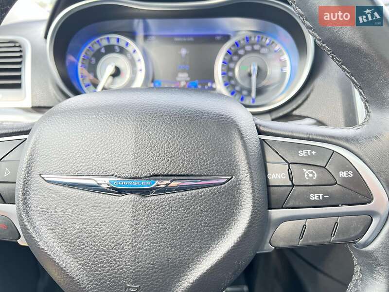 Седан Chrysler 300 2016 в Києві