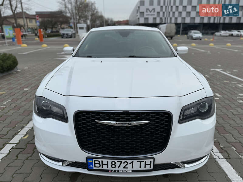 Седан Chrysler 300 2018 в Одессе