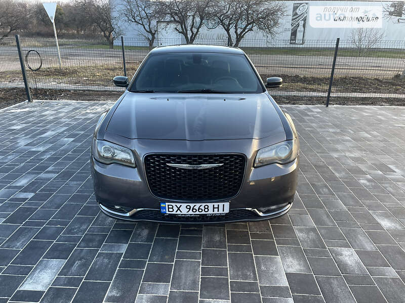 Седан Chrysler 300 2016 в Харькове