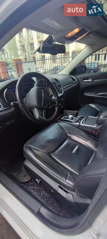 Седан Chrysler 300 2016 в Києві