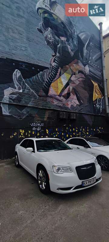 Седан Chrysler 300 2016 в Києві