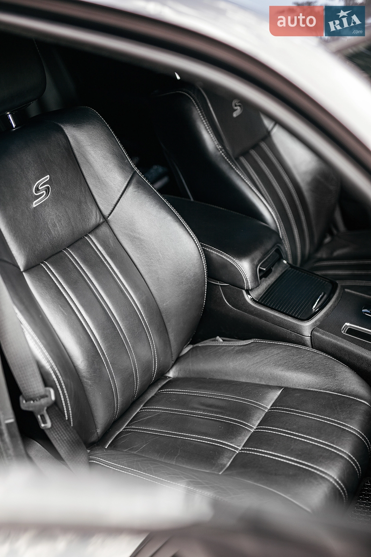 2014 Chrysler 300 - мініатюра 13