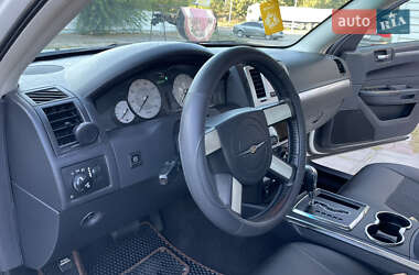 Седан Chrysler 300 2008 в Смілі