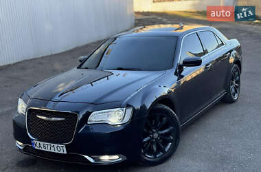 Седан Chrysler 300 2016 в Львові