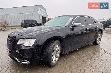 Седан Chrysler 300 2018 в Львові