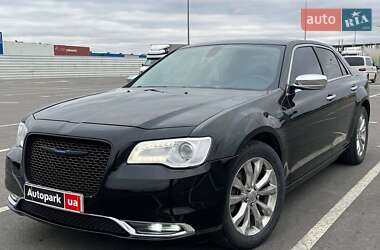 Седан Chrysler 300 2018 в Львове