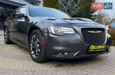 Седан Chrysler 300 2016 в Львові