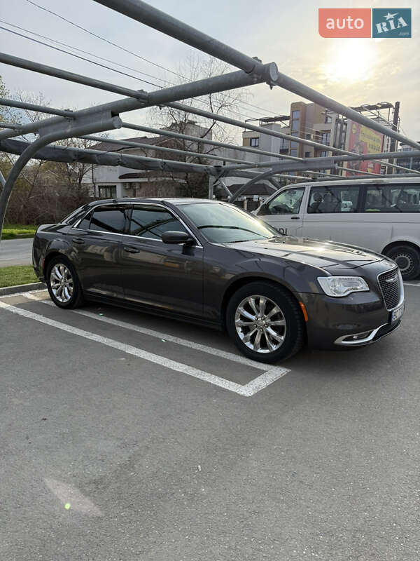 Седан Chrysler 300 2016 в Одессе