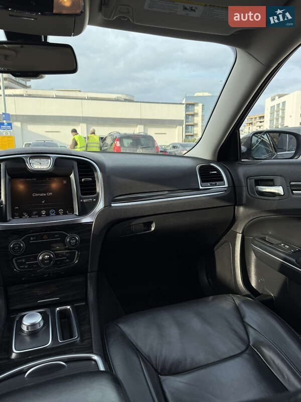 Седан Chrysler 300 2016 в Одессе