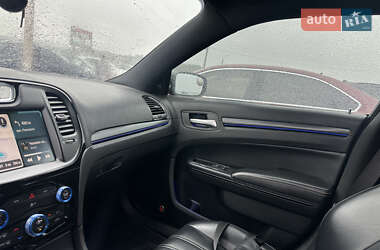 Седан Chrysler 300 2016 в 