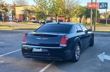 Седан Chrysler 300 2017 в 