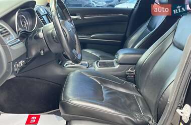 Седан Chrysler 300 2018 в 
