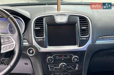 Седан Chrysler 300 2018 в 