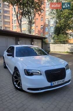 Седан Chrysler 300 2018 в 