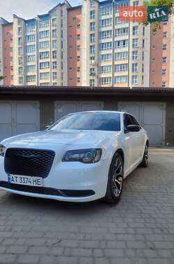 Седан Chrysler 300 2018 в 