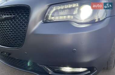Седан Chrysler 300 2016 в 
