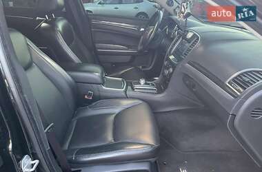 Седан Chrysler 300 2016 в 