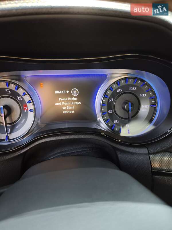 Седан Chrysler 300 2016 в Львове фото 16 Седан Chrysler 300 2016 в Львове