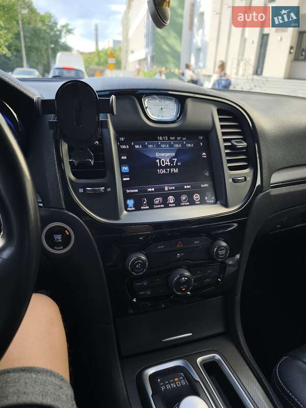 Седан Chrysler 300 2016 в Львове фото 27 Седан Chrysler 300 2016 в Львове