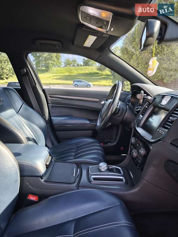Седан Chrysler 300 2016 в Львове фото 31 Седан Chrysler 300 2016 в Львове