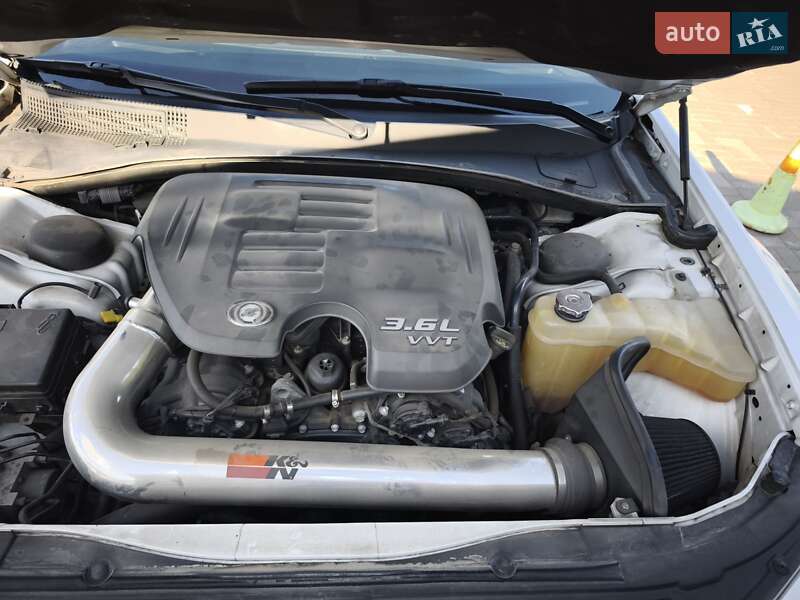 Седан Chrysler 300 2016 в Львове фото 36 Седан Chrysler 300 2016 в Львове