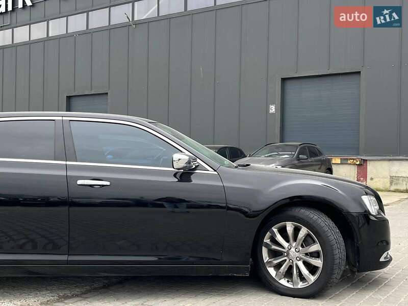 Седан Chrysler 300 2018 в Києві