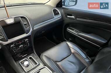 Седан Chrysler 300 2018 в 