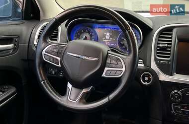 Седан Chrysler 300 2018 в 