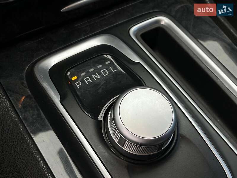 Седан Chrysler 300 2018 в Києві